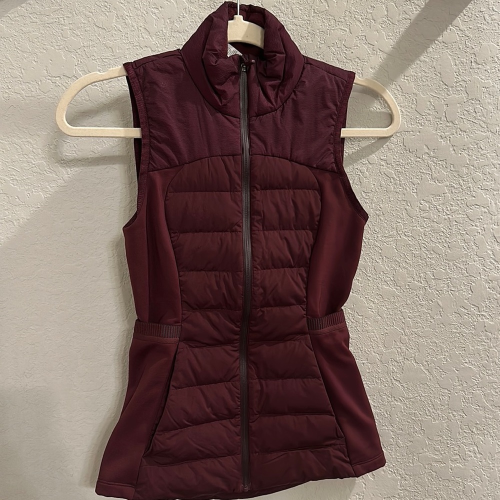 lululemon “running down for it all vest”